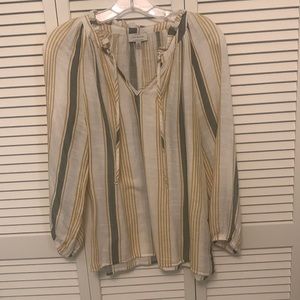 Lucky cotton gauze top with long 3/4 length sleeves and small ruffle at neckline